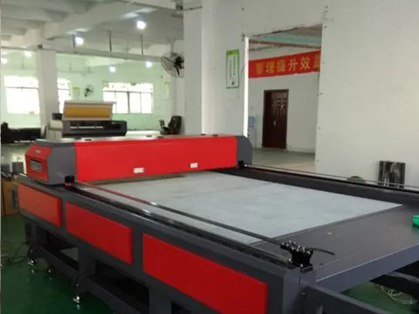 河北信爾實(shí)業(yè)公司：專業(yè)數(shù)控激光切割機(jī)1500wk品牌